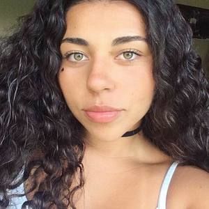 Meet your Posher, Isabela